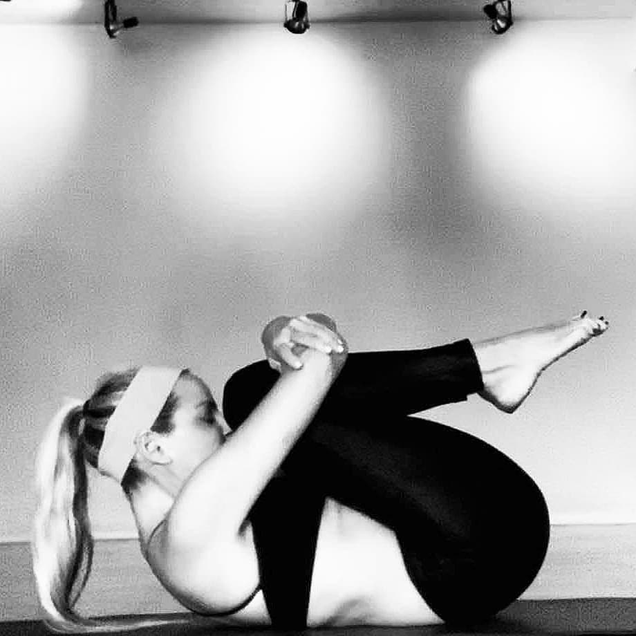 yoga stretch laura